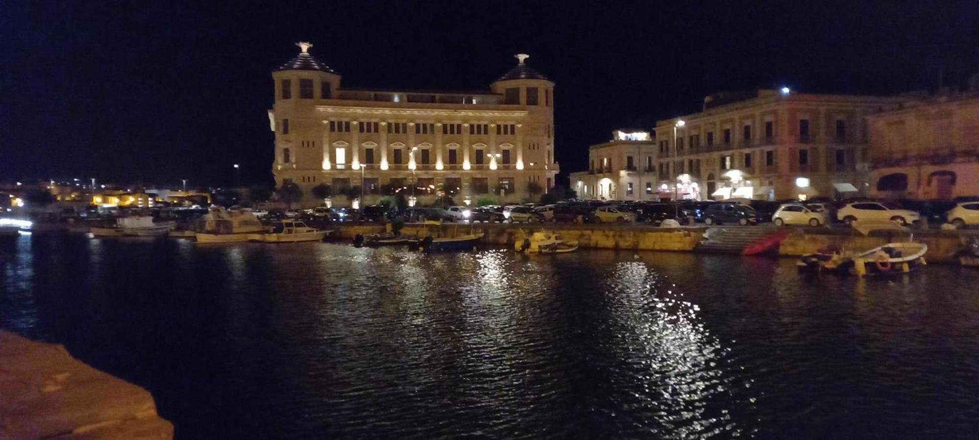 Apartament Central Chic Syrakuzy Pokój zdjęcie